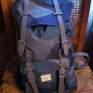 Herschel little america backpack